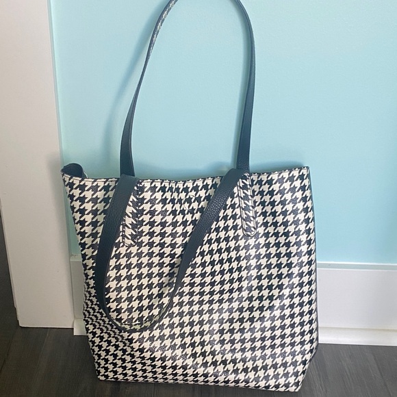 Handbags - Houndstooth Black and White Tote Bag